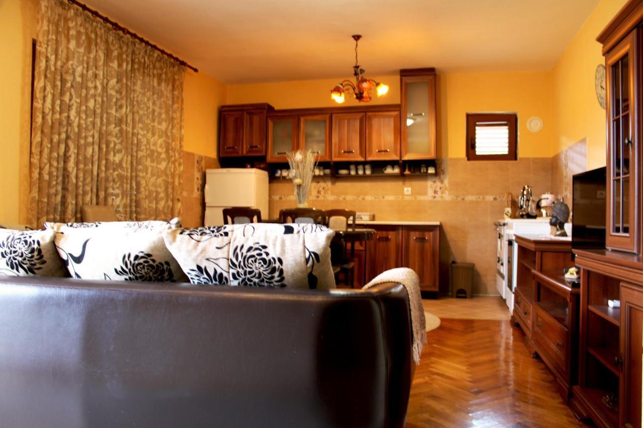 Holiday Home Gazevic Virpazar Bagian luar foto